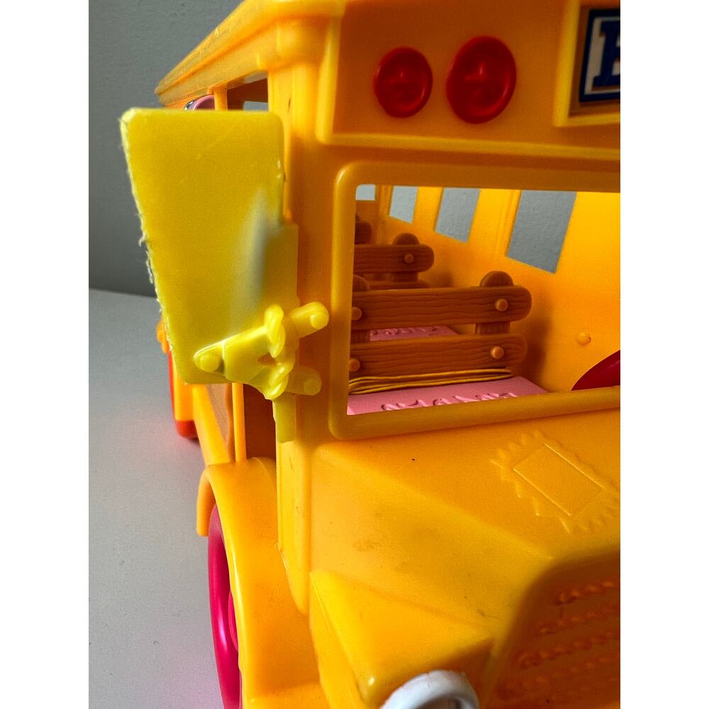 Mini Lalaloopsy Bea's School Bus - Picture 3 of 10